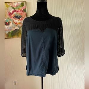 Robert Rodriquez blouse with sheer sleeves size medium black and navy blue